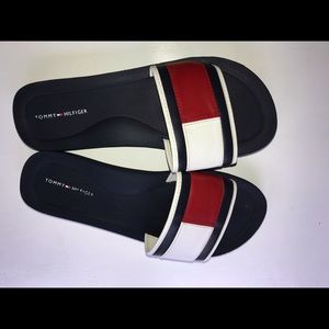 Tommy Slides